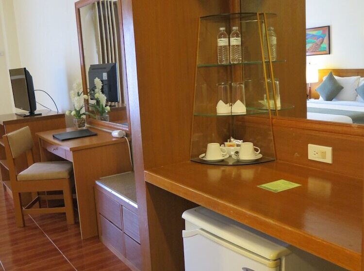 اتاق لوکس با چشم‌انداز دریاچه, The Suites At Mount Malarayat