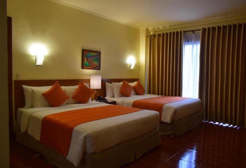 اتاق لوکس با چشم‌انداز دریاچه, The Suites At Mount Malarayat