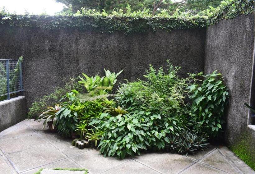 اتاق لوکس, The Suites At Mount Malarayat