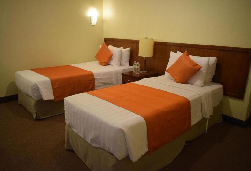 اتاق استاندارد با چشم‌انداز دریاچه, The Suites At Mount Malarayat