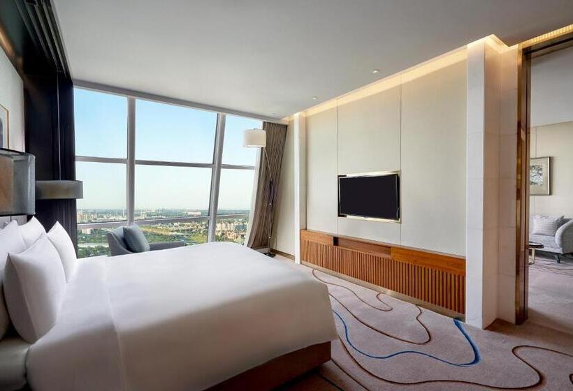سوییت لوکس, Sunrise Kempinski