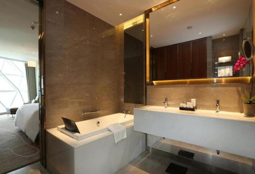 اتاق پریمیوم با چشم‌انداز دریاچه, Sunrise Kempinski