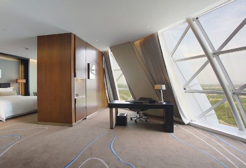 Suite with lake view, Sunrise Kempinski