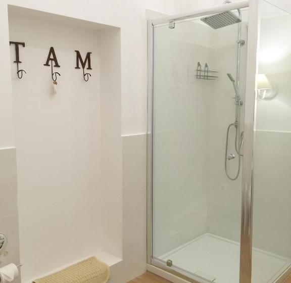 اتاق لوکس خانوادگی, Tam Vacanze B&b