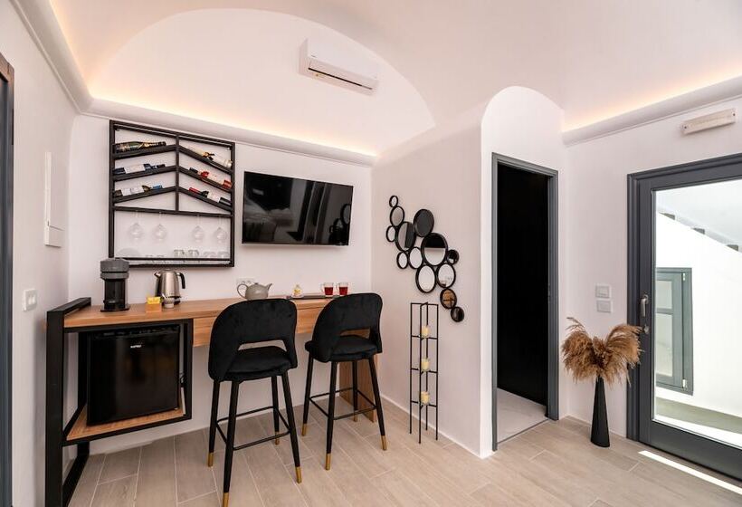 سوئیت با وان آب گرم, Saint Sin Suites  Adults Only