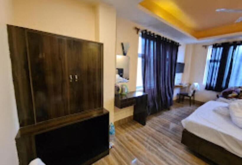 اتاق لوکس سه تخته, Garden Retreat Hotel, Gangtok
