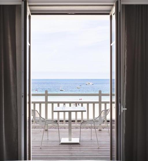 اتاق سوپریور با چشم‌انداز دریا, Grand Hôtel Perros Guirec