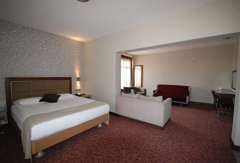 سوییت, Hi̇ti̇t Otel