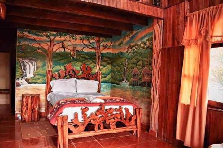 اتاق خانوادگی, Hosteria Hachacaspi