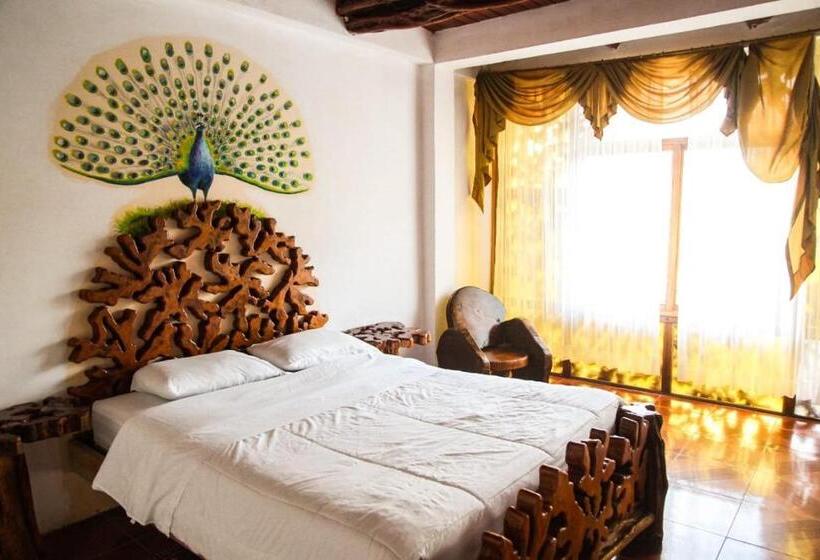 اتاق لوکس, Hosteria Hachacaspi