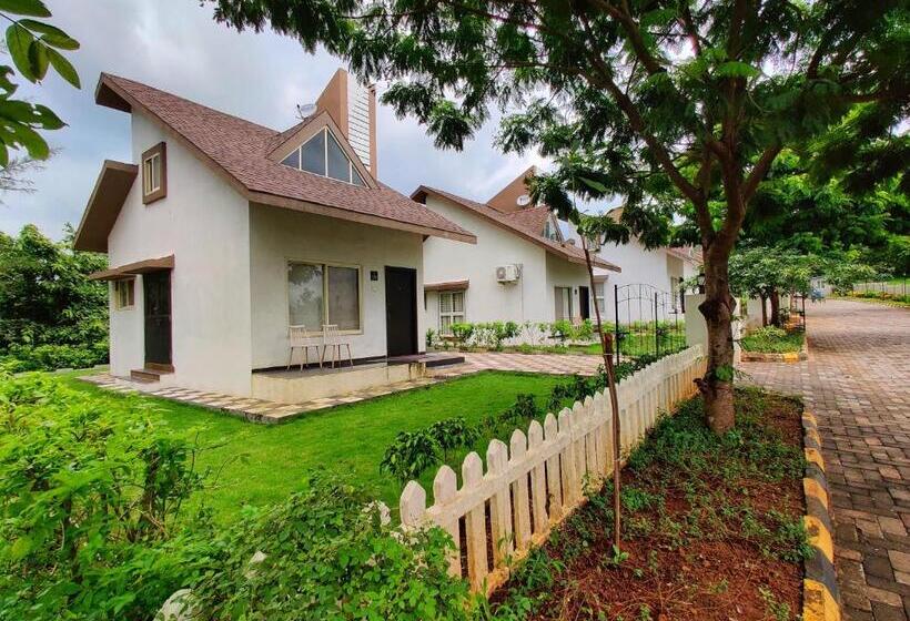 ویلای 1 خوابه, Pushpam Lords Resort Karjat  Pure Veg