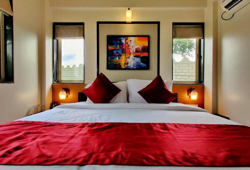 ویلای 1 خوابه, Pushpam Lords Resort Karjat  Pure Veg
