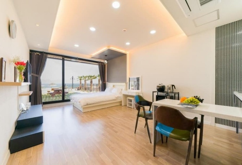 اتاق استاندارد با چشم‌انداز دریا, Yeosu The Island Looks Pension