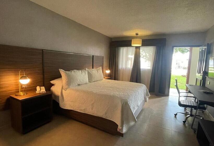 اتاق استاندارد یک نفره, Hacienda