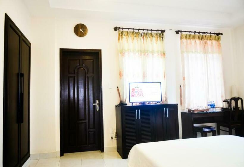 اتاق استاندارد سه تخته با بالکن, Thanh Binh