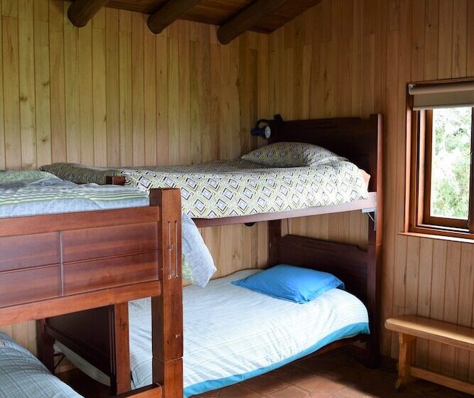 تختخواب در اتاق مشترک, The Secret Garden Cotopaxi   Hostel