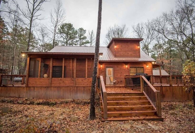 کابین, All Decked Out Cabin In The Woods With Fireplace, Bbq, And Swing Bed By Redawning
