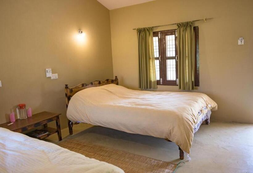 اتاق استاندارد, Tharu Community Lodge