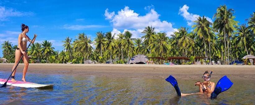 بانگلوی استاندارد با چشم‌انداز دریا, Coconut Garden Beach Resort