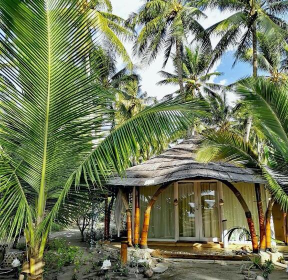 بانگلوی سوپریور, Coconut Garden Beach Resort