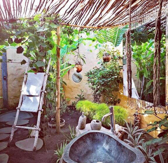 خانه 1 خوابه, Coconut Garden Beach Resort
