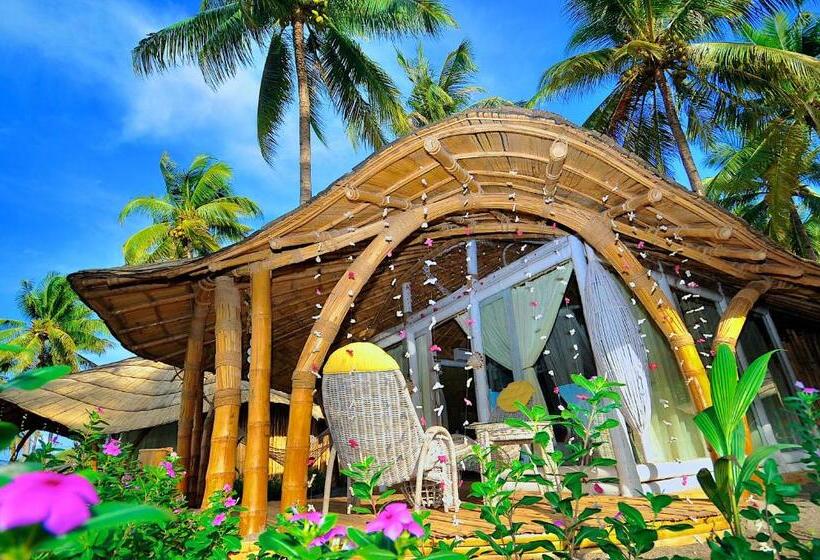 بانگلوی استاندارد با چشم‌انداز دریا, Coconut Garden Beach Resort