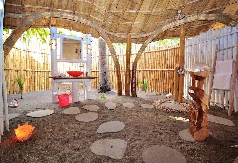 بانگلوی استاندارد با چشم‌انداز دریا, Coconut Garden Beach Resort