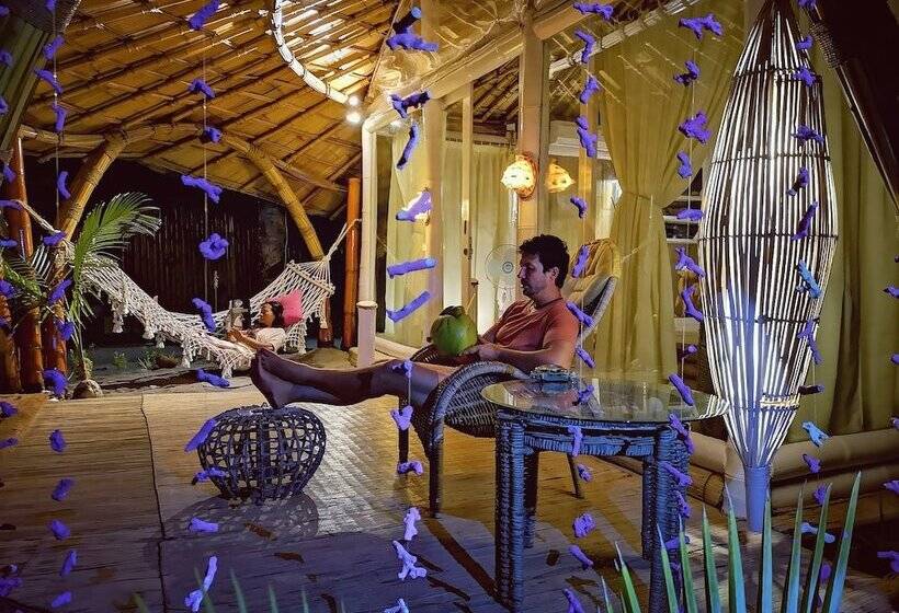 بانگلوی استاندارد با چشم‌انداز دریا, Coconut Garden Beach Resort