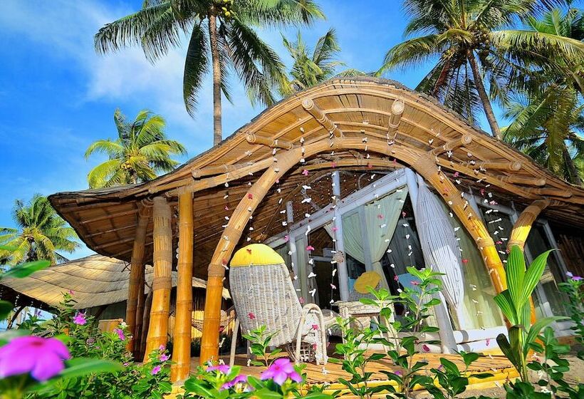 بانگلوی استاندارد با چشم‌انداز دریا, Coconut Garden Beach Resort