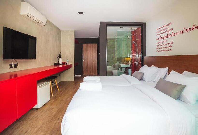 اتاق لوکس با چشم‌انداز استخر, Stellars Samed Resort