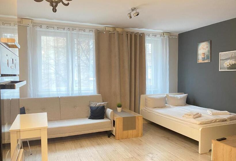 استودیوی استاندارد, Residence Apart