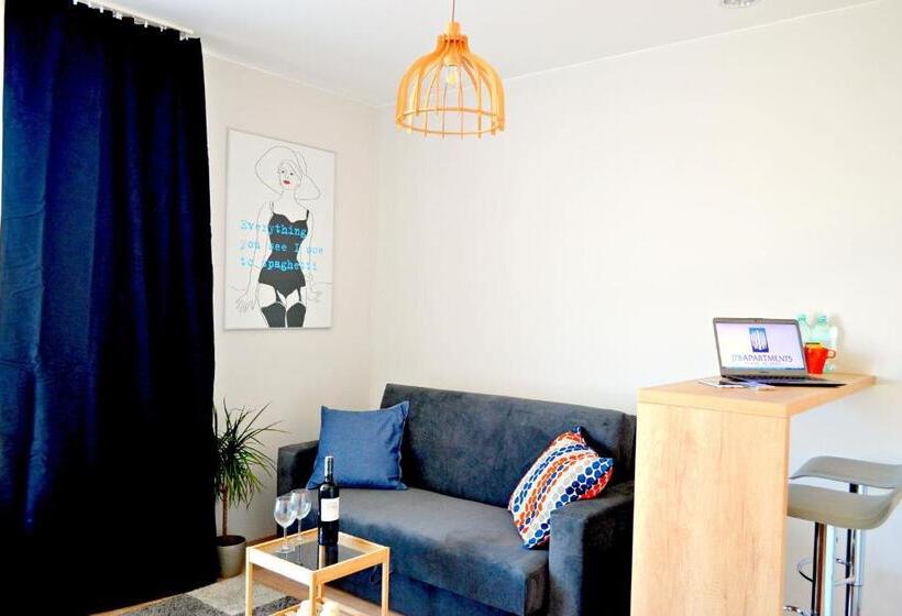 استودیوی استاندارد, Residence Apart
