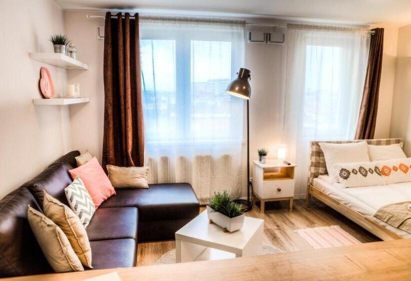 استودیوی لوکس, Residence Apart