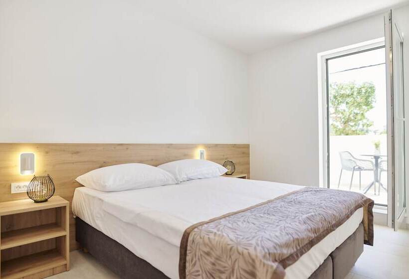 اتاق استاندارد با بالکن, Colentum Resort Murter