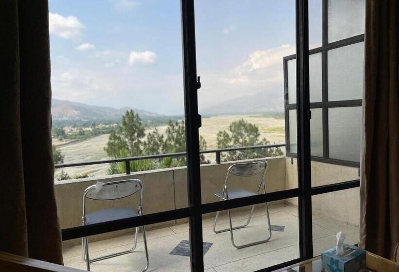 سوییت خانوادگی, Rock City Resort