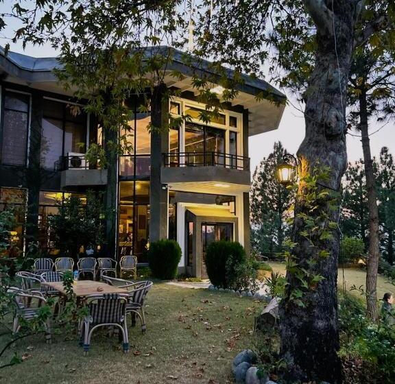 اتاق استاندارد یک تخته با بالکن, Rock City Resort