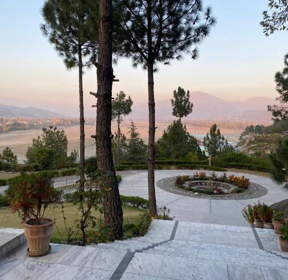 اتاق لوکس, Rock City Resort
