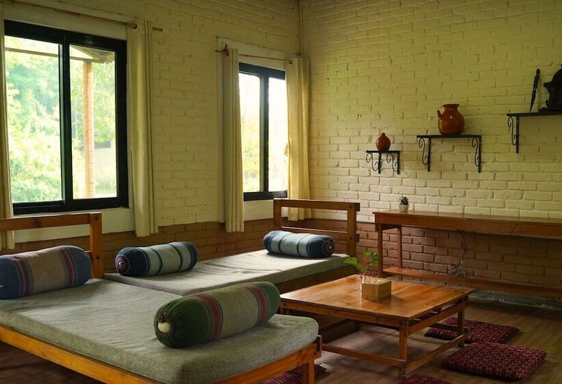 کلبه ییلاقی, Nana Jungle Resort