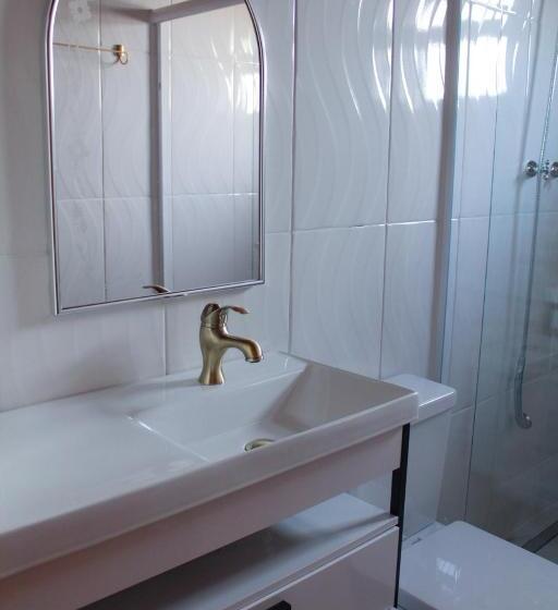 سوئیت با بالکن, Pousada Villa Paty   Campos Do Jordão