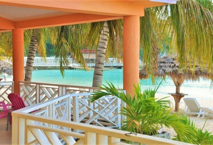 سوییت جونیور با چشم‌انداز دریا, Abaka Bay Resort