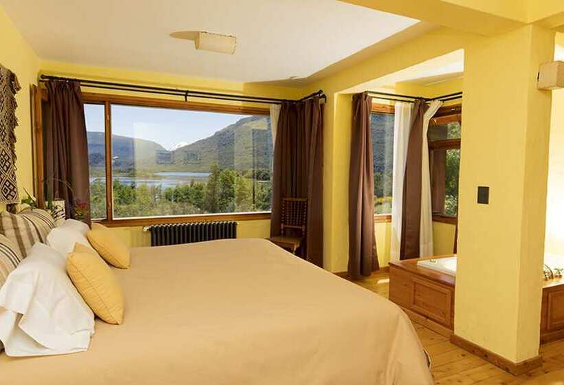 Superior room with lake view, Rio Manso Lodge