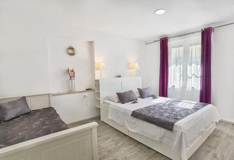اتاق استاندارد چهار تخته, Boutique Hotel Alegria