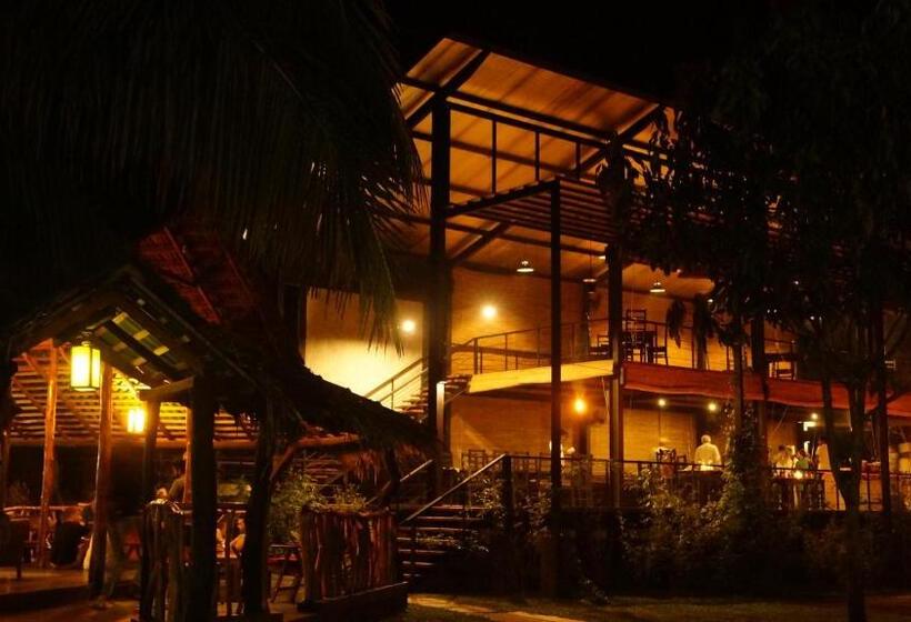 豪华三人间, Athgira River Camping   Udawalawe