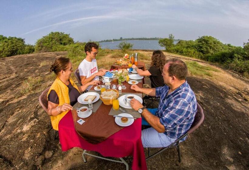 Standard Tent, Athgira River Camping   Udawalawe