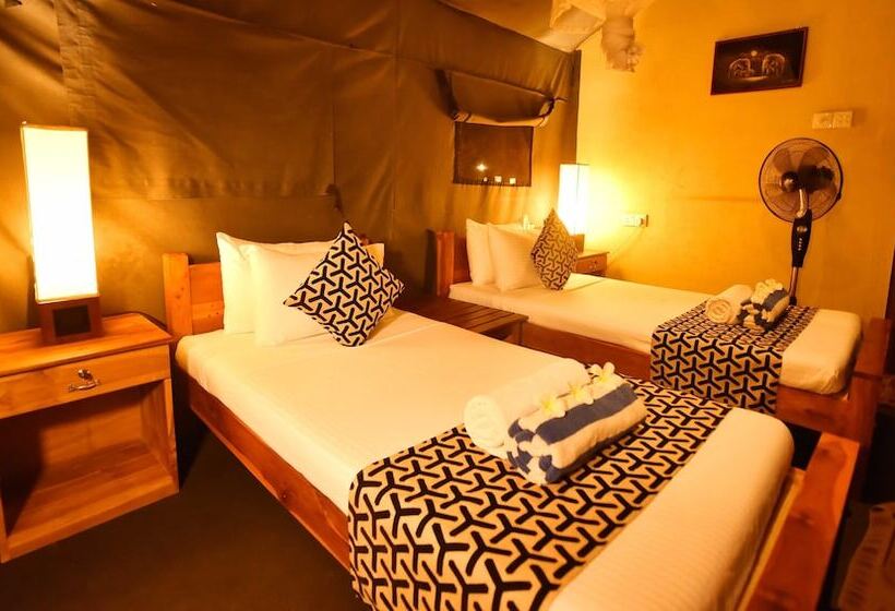 Deluxe Tent, Athgira River Camping   Udawalawe