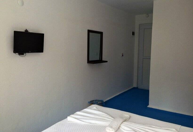 Economy Triple Room, Marvel Beach