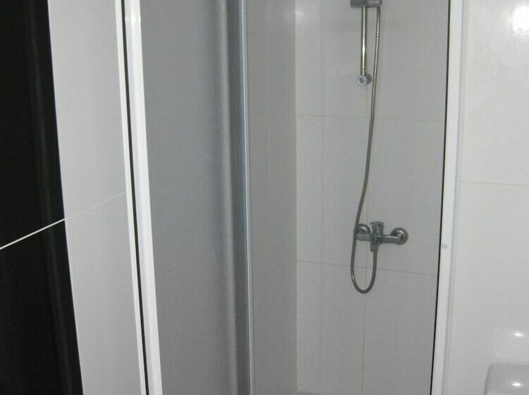 Economy Triple Room, Marvel Beach