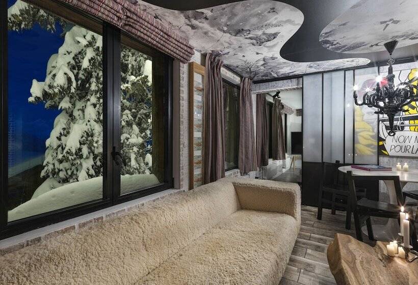 سوییت, Snow Lodge  Courchevel 1850