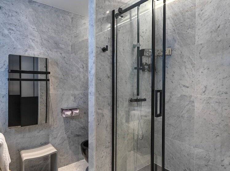 اتاق استاندارد, Snow Lodge Hotel Courchevel 1850