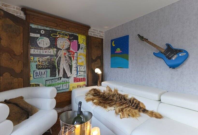 سوییت, Snow Lodge Hotel Courchevel 1850